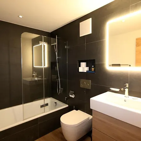 Derby Ski-in/out 萨斯费