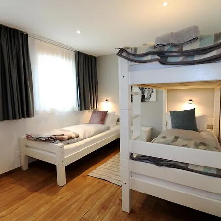 Derby Ski-in/out Apartment